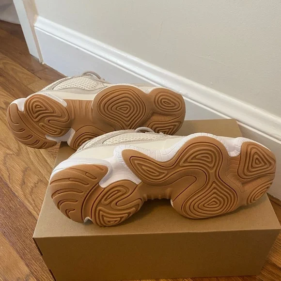 NWT Adidas Yeezy 500 Tan Sneakers with Chunky Design and Adiprene Cushioning - Picture 4 of 8